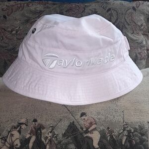 🌺TAYLORMADE LIGHT PINK Bucket Hat